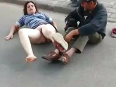 Красива жінка трахає кожного сучасні порно фільми рогового хлопця