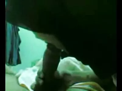 Жанна спокушає молодого хлопчика і трахає його в своїй спальні порно фільми 2015